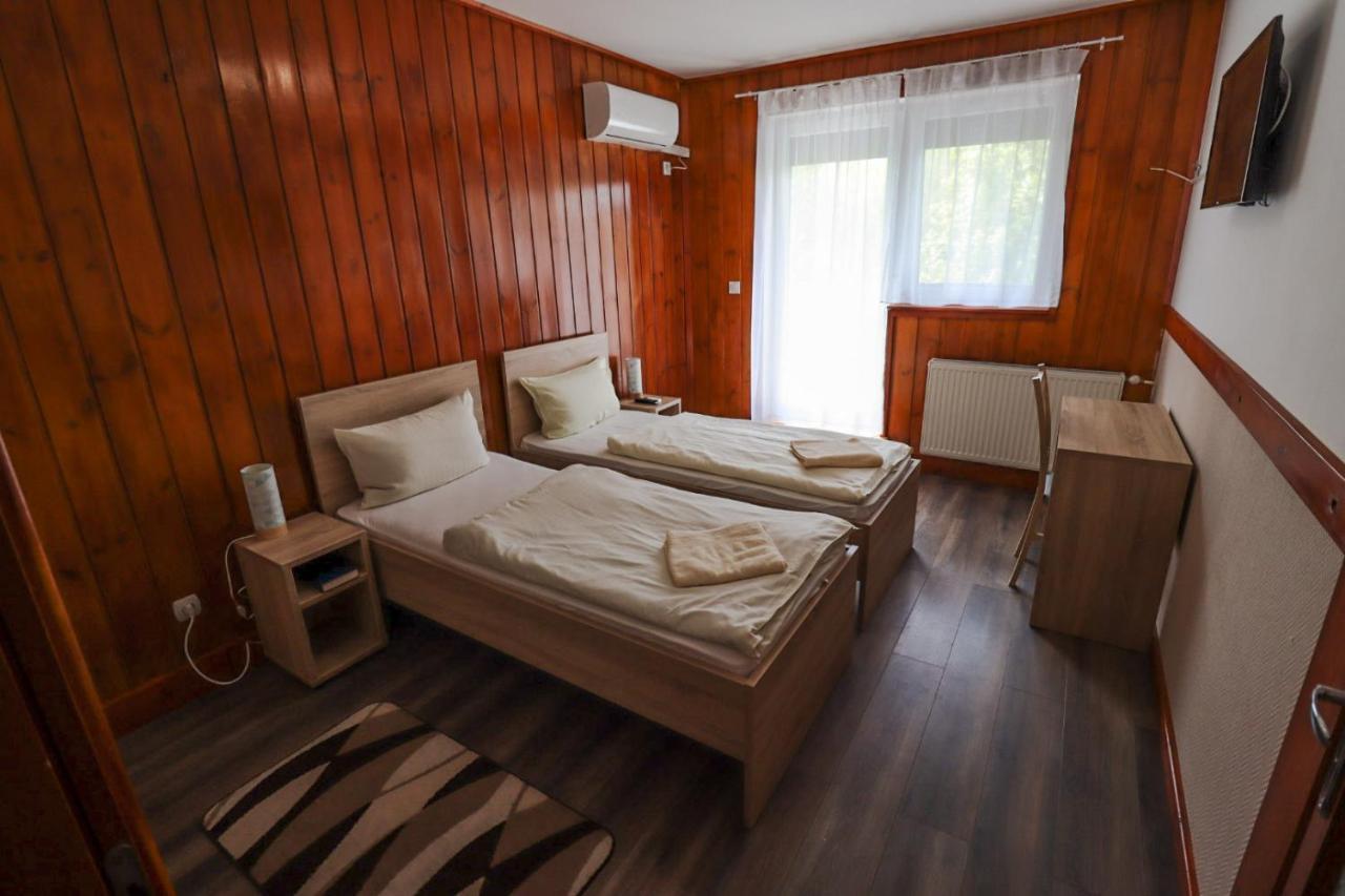 Vadkacsa Panzio Bed & Breakfast Балатонкенесе Екстериор снимка